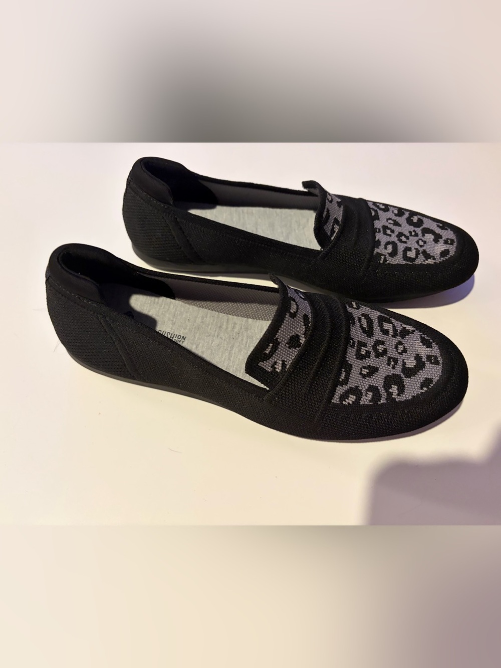 Black Leopard Slip-On Women's Loafers Clark’s cloud steppers New size 8
